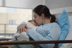 Подробнее о статье Беременным объяснили, как получить родовой сертификат от государства