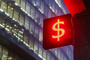 Подробнее о статье Что будет с долларом в июне? Курсы валют 27 мая, сколько стоят евро и юань