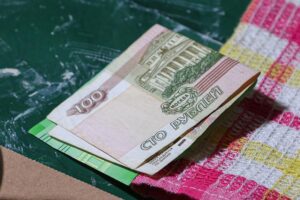 Подробнее о статье Дизайн российской 100-рублевой банкноты может измениться