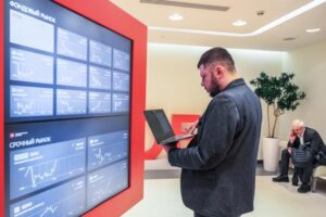 Подробнее о статье Эксперт оценил реальное число играющих на бирже россиян