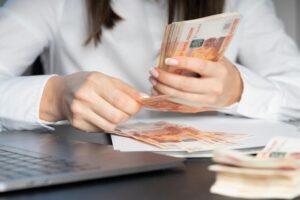 Подробнее о статье Названа ключевая причина растущей просрочки по кредиткам россиян