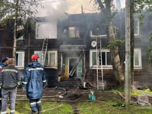Подробнее о статье При пожаре в жилом доме в российском городе погибли двое