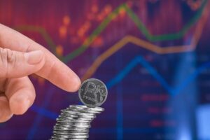Подробнее о статье Рубль скоро покатится вниз? Курсы валют 14 июня: доллар, евро, юань