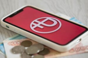 Подробнее о статье Стало известно, как бюджетников могут заставить использовать цифровые рубли