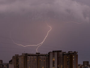 Подробнее о статье На Москву надвигается гроза — МЧС выпустило предупреждение