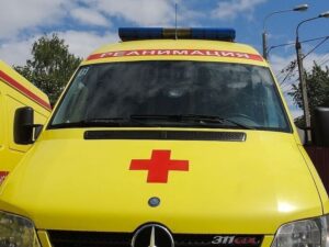 Подробнее о статье Упавшее из-за урагана дерево сломало ногу девятилетнему россиянину