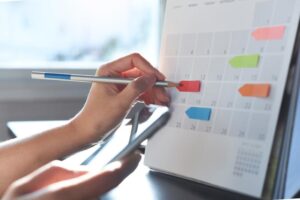 Подробнее о статье В РФ начали вводить четырехдневку: кого коснется, что будет с зарплатами