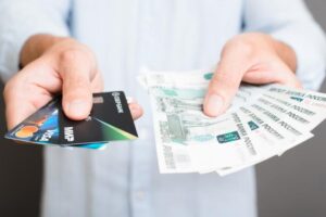 Подробнее о статье Никаких больше бумажных денег? Когда Россия откажется от налички