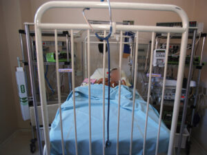 Подробнее о статье Европейскую страну охватила опасная болезнь: есть погибшие