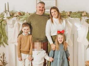 Подробнее о статье Многодетная мать застрелила детей, больного раком мужа и покончила с собой