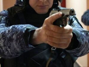 Подробнее о статье Приезжий рассчитывался в центре Москвы купюрами из «банка приколов»