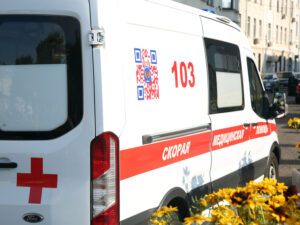 Подробнее о статье Проводницу случайно ранил в поезде проходивший мимо пассажир