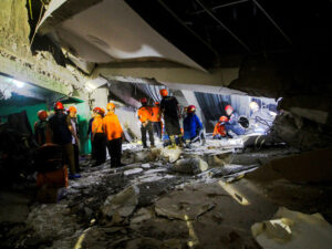 Подробнее о статье Более 90 учащихся пропали без вести после обрушения школьного здания