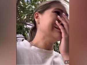 Подробнее о статье Массажистку в Сети подвергли обструкции за то, что испугалась голого мужика