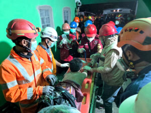 Подробнее о статье Надежды гаснут: пятерых учеников вытащили живыми из обрушившейся школы