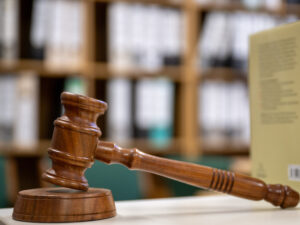 Подробнее о статье Назначена смертная казнь вырезавшей пентаграмму на груди своей жертвы единственной женщины-заключённой