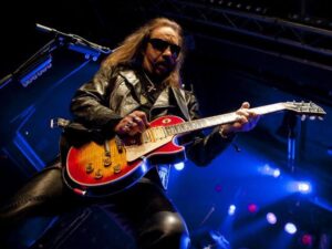 Подробнее о статье Названа трагическая причина смерти одного из основателей культовой рок-группы Kiss