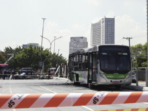 Подробнее о статье Не справился с управлением: в перевернувшемся автобусе погибли 17 человек