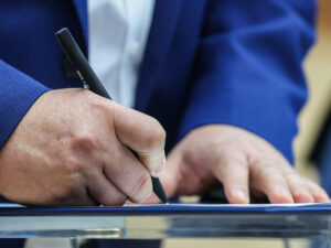 Подробнее о статье «Печатными буквами пишут сухие люди»: о чем говорит почерк юных убийц