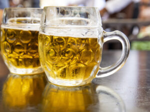 Подробнее о статье Смерть после глотка пива вскрыла глобальную сеть наркоторговцев