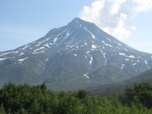 Подробнее о статье Спасатели нашли живой третью пропавшую на Камчатке альпинистку