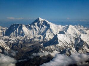 Подробнее о статье «Страх быть погребенным заживо»: застрявшие на Эвересте туристы описали экстремальные условия