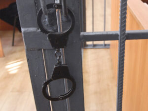 Подробнее о статье Террориста, пытавшегося взорвать главу школы беспилотников, посадили на 14 лет