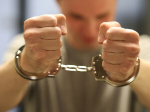 Подробнее о статье Три брата неоднократно насиловали 24-летнего парня