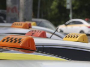 Подробнее о статье В Москве водителя такси обстреляли после спора