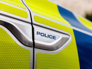 Подробнее о статье Женщину изнасиловали во время нападения при отягчающих обстоятельствах на расовой почве