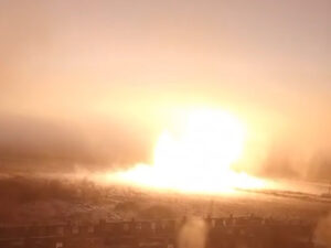 Подробнее о статье «Был грохот, пламя выше многоэтажки»: местные жители рассказали о взрыве газа под Омском