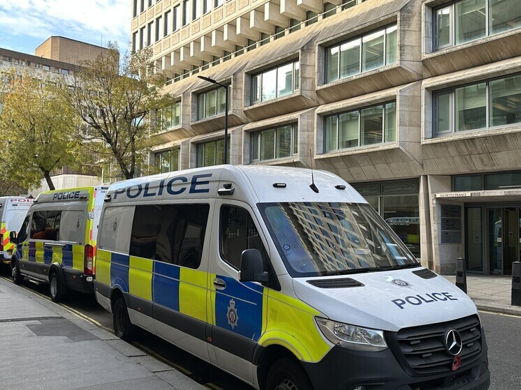 Подробнее о статье Это теракт: злоумышленник с большим ножом устроил резню в пассажирском поезде