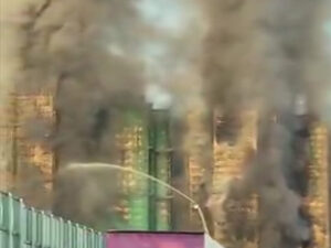 Подробнее о статье Люди оказались в ловушке: выросло число погибших при пожаре высоток в Гонконге