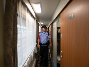 Подробнее о статье Сотрудница многофункционального центра РУДН, обвиняемая во взятке, экстрадирована из Вьетнама