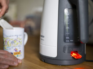 Подробнее о статье В Москве заслуженная учительница получила страшные ожоги, пытаясь потушить электрочайник