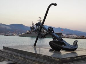 Подробнее о статье В Новороссийске при атаке ВСУ повреждены жилые дома