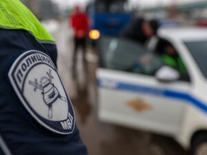 Подробнее о статье Водитель грузовика насмерть сбил маленькую девочку на переходе