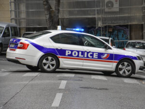 Подробнее о статье Водитель с исламистскими выкриками пытался сбить всех встречавшихся на пути людей