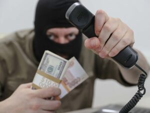 Подробнее о статье Журналист «МК» столкнулась с разводом мошенников