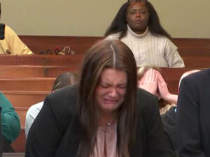 Подробнее о статье Королева красоты стала детоубийцей и приговорена к пожизненному: разрыдалась на суде