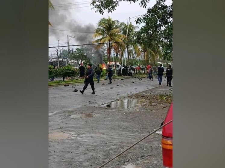 Подробнее о статье Минимум 3 человека погибли в результате мощного взрыва возле полицейского участка