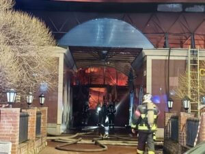 Подробнее о статье Площадь пожара на рынке в Петербурге выросла в разы