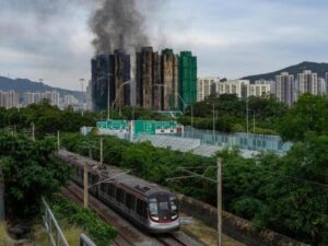 Подробнее о статье После смертельного пожара в высотном жилкомплексе власти предостерегли от «провокаторов»