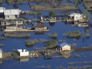 Подробнее о статье В Индонезии муссонные дожди вызвали смертоносные разрушения на острове Суматра