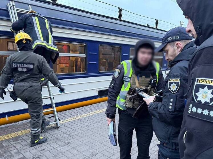 Подробнее о статье В Киеве подросток заживо сгорел на крыше электрички