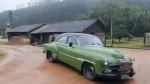 Подробнее о статье Chevrolet, ездящий на дровах пол века, нашли в Бразилии