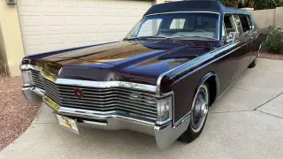 Подробнее о статье Лимузин актера Джеки Глисона выставили на аукцион